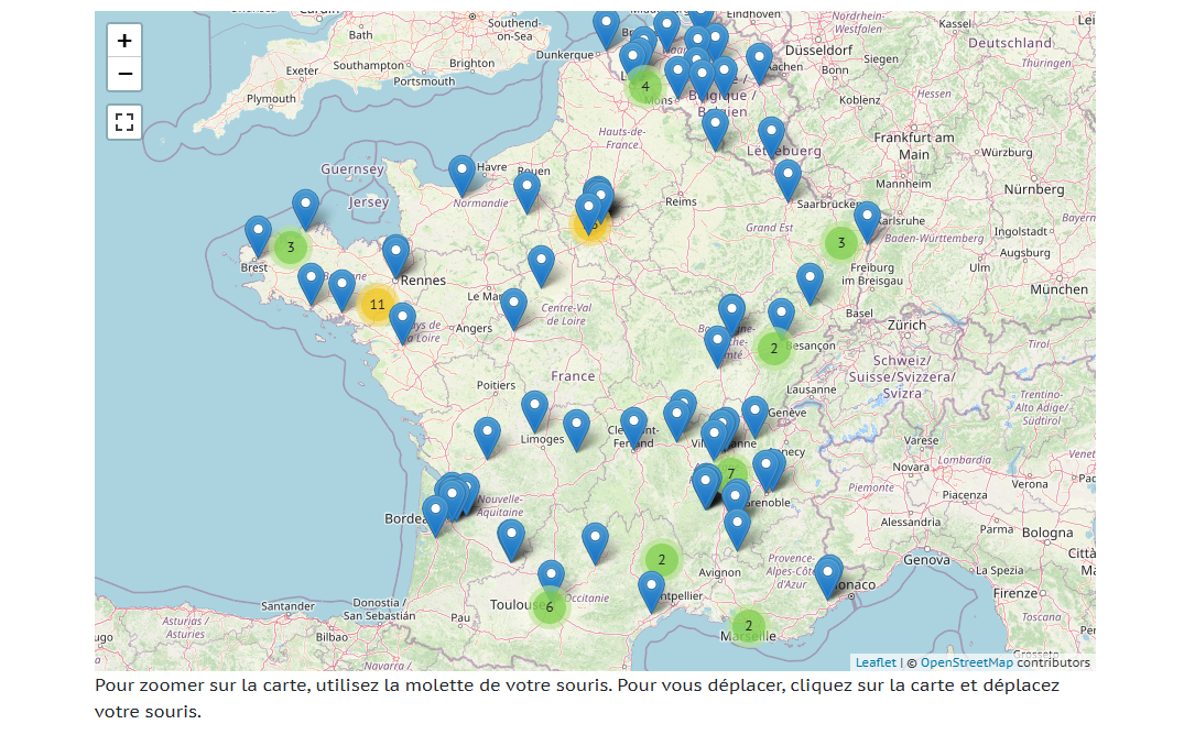 carte du réseau CHATONS en France avec des repères d’hébergeurs locaux avec de nombreux repères bleus en forme d’épingle, et quelques cercles verts/jaunes indiquant des regroupements. Des boutons de zoom (+/–) apparaissent à gauche, et une mention Leaflet/OpenStreetMap en bas à droite.